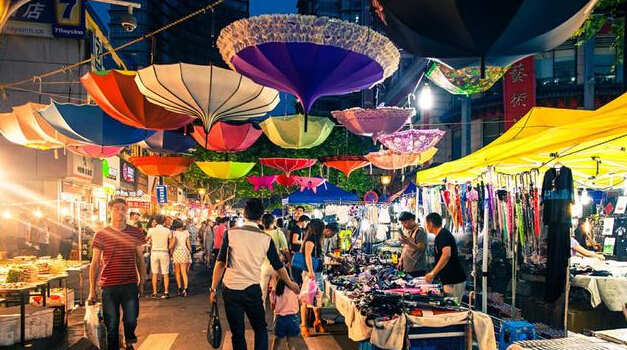 Wushan_Night_Market_1.jpg