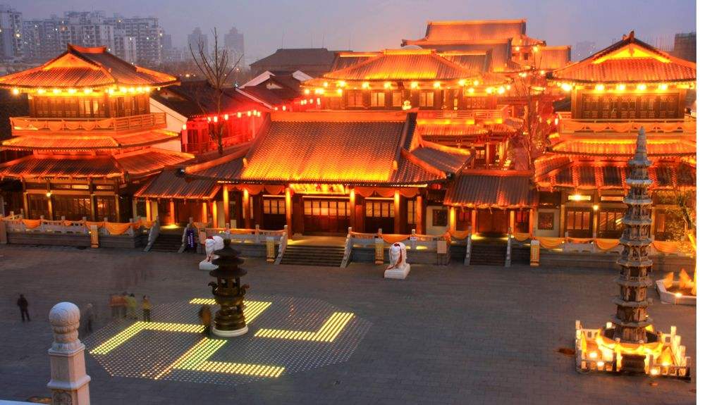 Xiangji_Temple_1.jpg