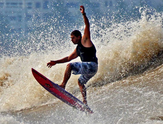 Qiantang _Tidal_Waves.jpg Qiantang _Tidal_Waves.jpg