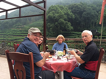 Lunch-in-the-local-Tea-Village