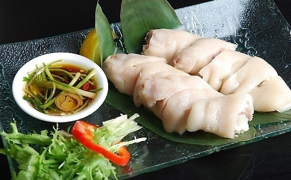 Baiyun_Zhuti.jpg Baiyun_Zhuti.jpg