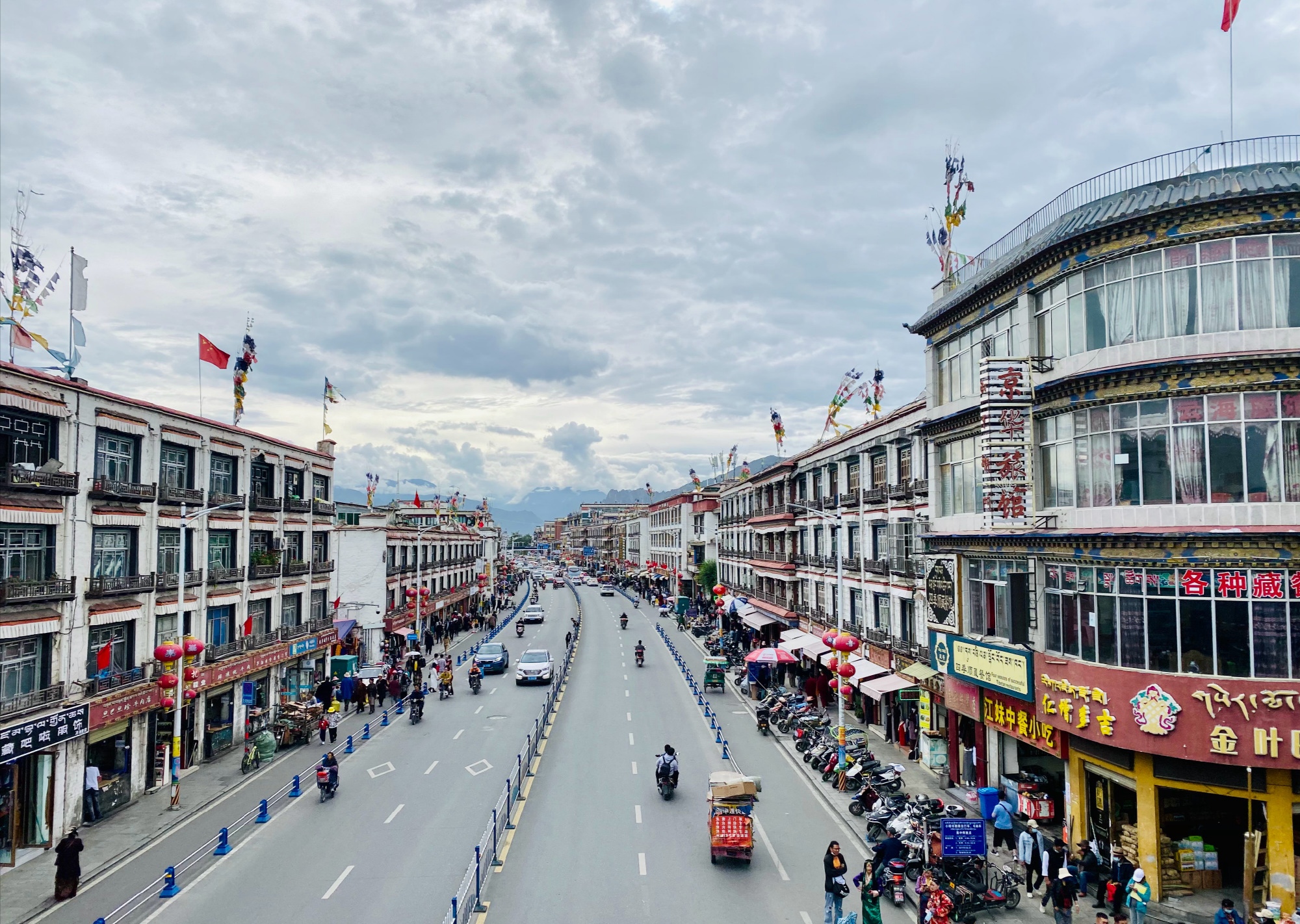 lhasa.jpg lhasa.jpg