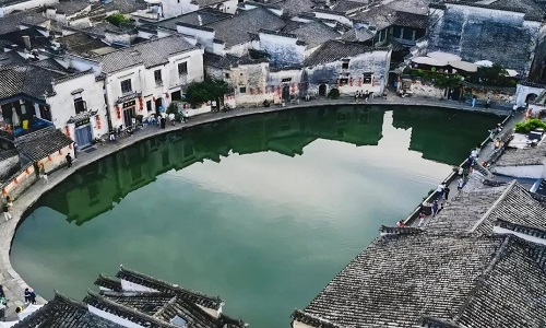Moon-pond Moon-pond