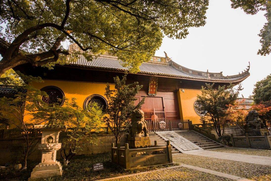 Lingyin_Temple_2.jpg Lingyin_Temple_2.jpg