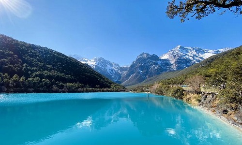 Blue-Moon-Valley Blue-Moon-Valley