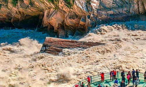 Tiger-Leaping-Gorge-Lijiang Tiger-Leaping-Gorge-Lijiang