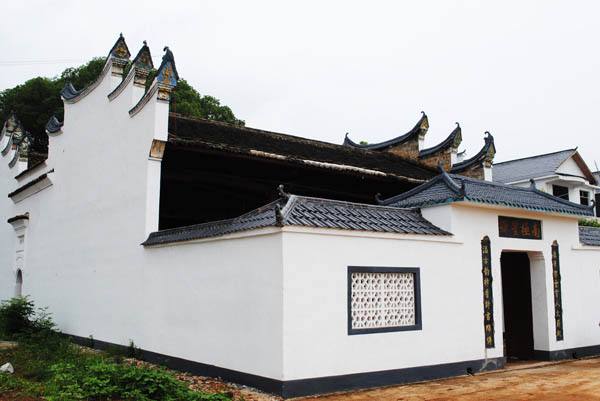 Hui_Building.jpg Hui_Building.jpg